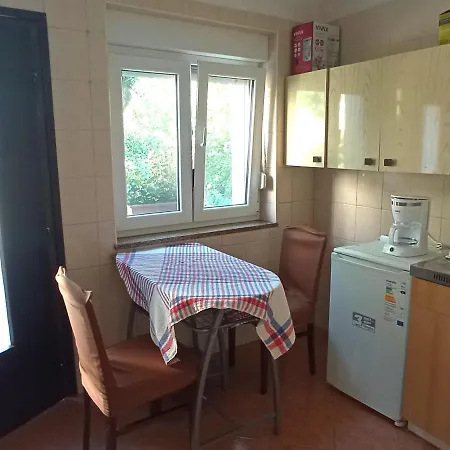 House With A Parking Space - 21994 *